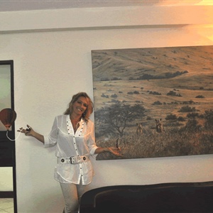 Davina Dobie lion paintings Lady Lori.gif