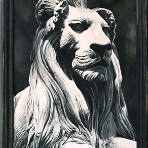 Davina Dobie Lion Statue and wagtail.gif